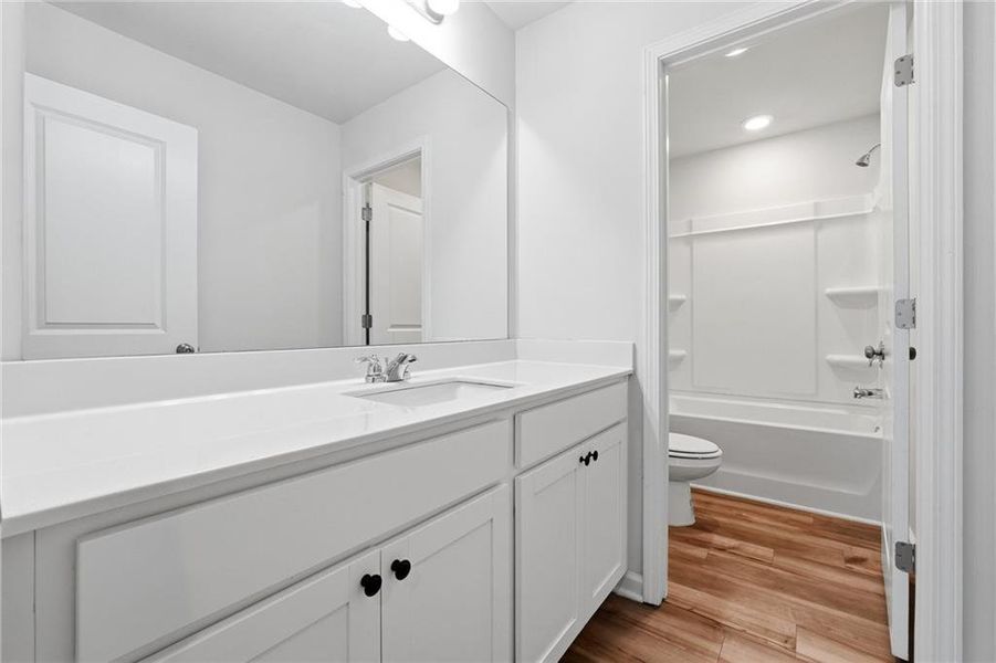Furnished interior view inside a new home in Alcovy Trace, Lawrenceville (Image 10).