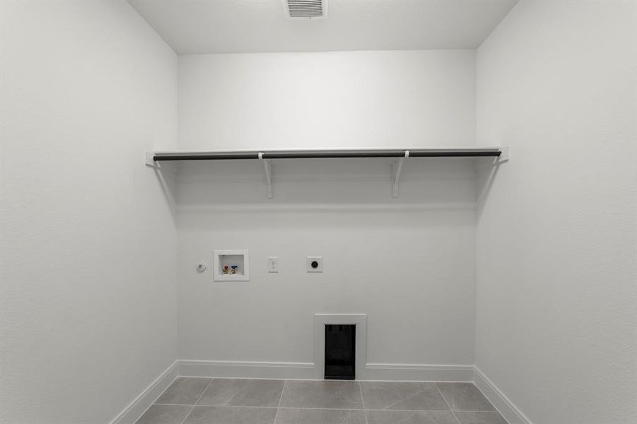 Spacious, unfurnished interior of a new home in Treeline, Justin (Image 12).