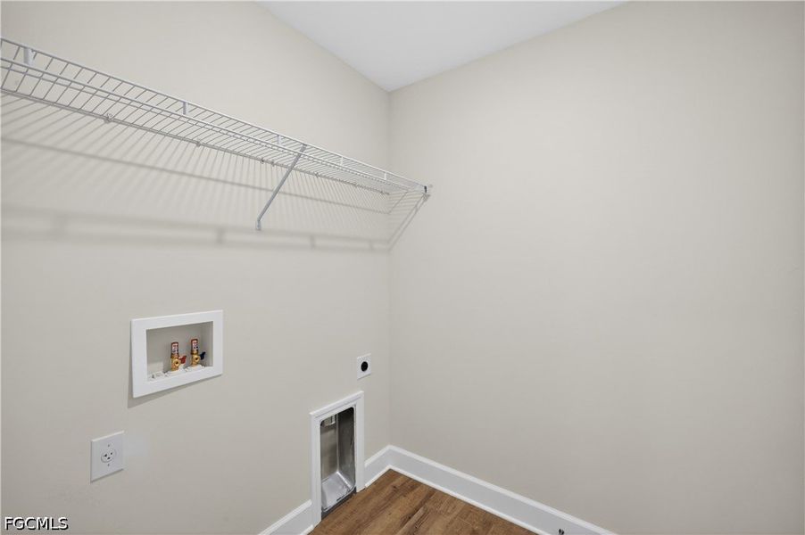 Spacious, unfurnished interior of a new home in Cape Coral, Cape Coral (Image 22).