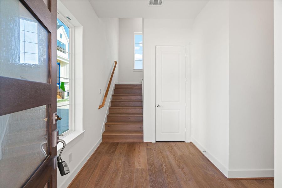 Spacious, unfurnished interior of a new home in , Houston (Image 19).