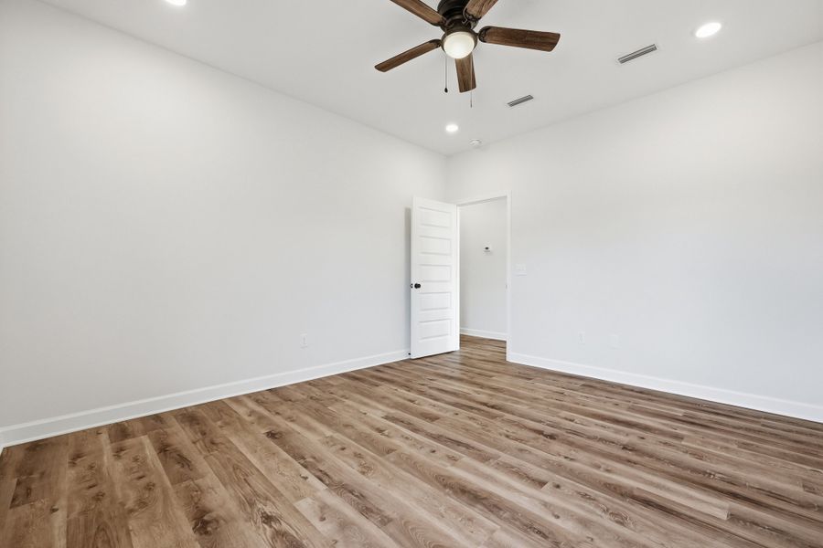Spacious, unfurnished interior of a new home in McCarthy Estates, Defuniak Springs (Image 33). Spacious, unfurnished interior of a new home in McCarthy Estates, Defuniak Springs (Image 33).
