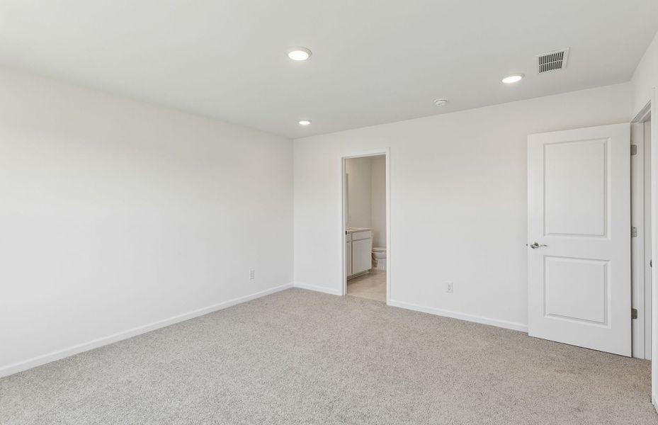 Spacious, unfurnished interior of a new home in Highlands of Carter's Station, Columbia (Image 37). Spacious, unfurnished interior of a new home in Highlands of Carter's Station, Columbia (Image 37).