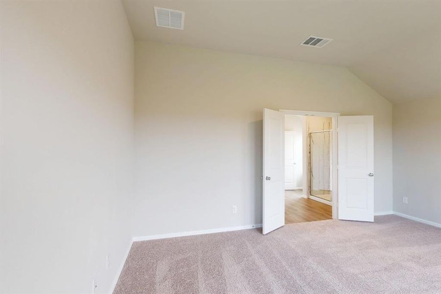 Spacious, unfurnished interior of a new home in Mobberly Farms, Pilot Point (Image 15). Spacious, unfurnished interior of a new home in Mobberly Farms, Pilot Point (Image 15).