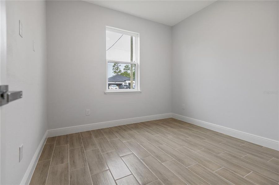 Spacious, unfurnished interior of a new home in , Deland (Image 15).