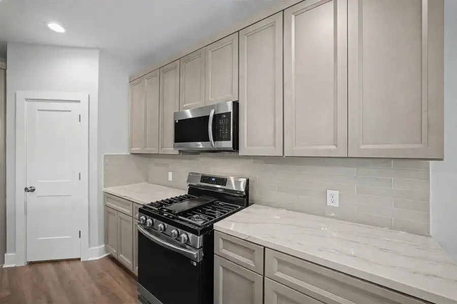 Furnished interior view inside a new home in , Dickinson (Image 6).