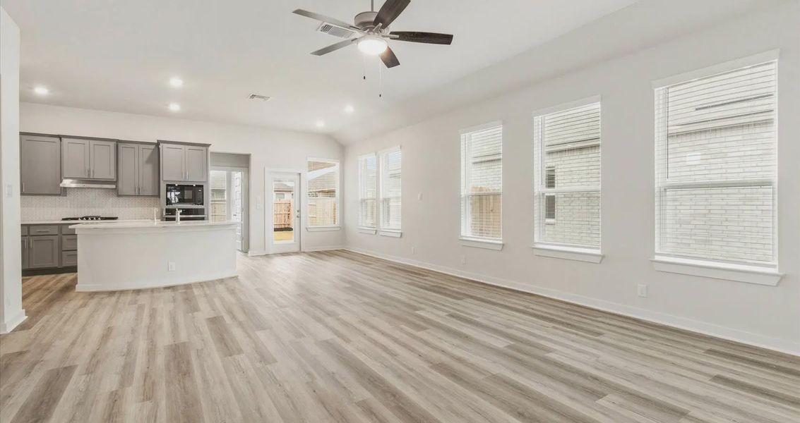 Representative unfurnished interior of a home built from the Connor by Chesmar Homes in Meyer Ranch, New Braunfels (Image 15).