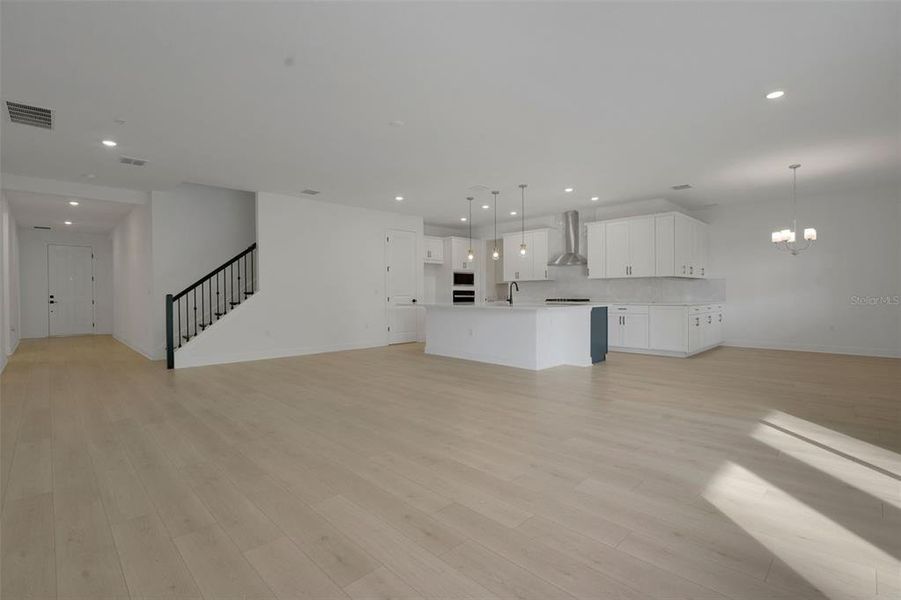 Spacious, unfurnished interior of a new home in Palms at Windermere, Windermere (Image 19).