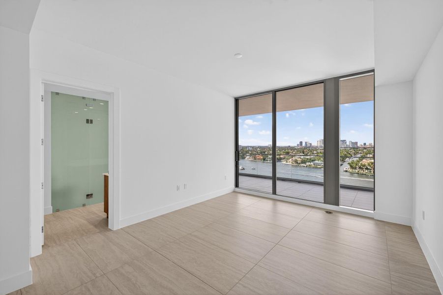 Spacious, unfurnished interior of a new home in , Fort Lauderdale (Image 37). Spacious, unfurnished interior of a new home in , Fort Lauderdale (Image 37).