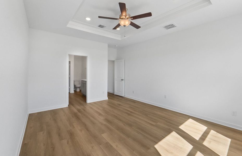 Spacious, unfurnished interior of a new home in County View, Temple (Image 28).
