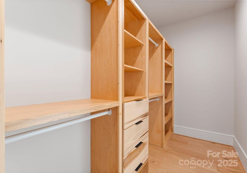 Image 38 of a home in .