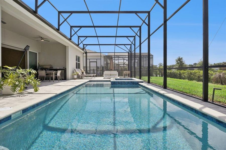 Exterior details and patio area of a home in , Winter Garden (Image 23).