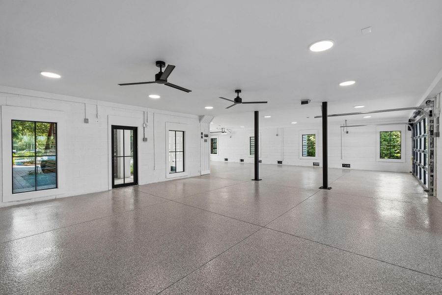 Spacious, unfurnished interior of a new home in , Isle Of Palms (Image 59).