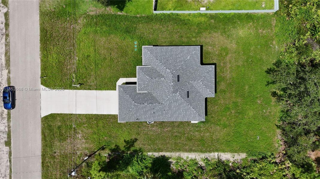 Image 16 of a home in . Image 16 of a home in .