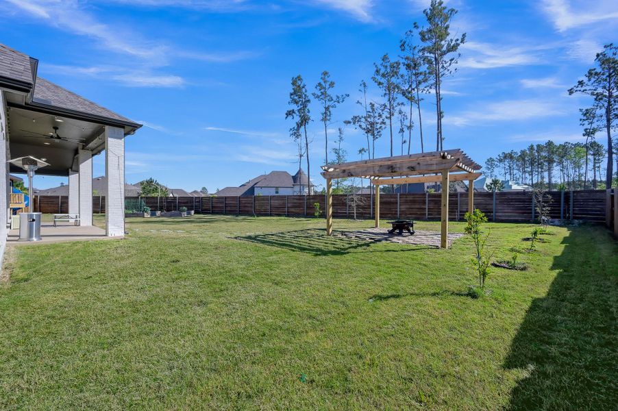 Plenty of room for a pool and still space to spread out, play, or create your ideal setup. Plenty of room for a pool and still space to spread out, play, or create your ideal setup.