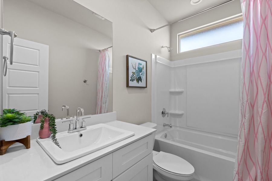 Representative furnished interior of a home built from the Oxford by D.R. Horton in Yukon Ridge, Odessa (Image 23). Representative furnished interior of a home built from the Oxford by D.R. Horton in Yukon Ridge, Odessa (Image 23).