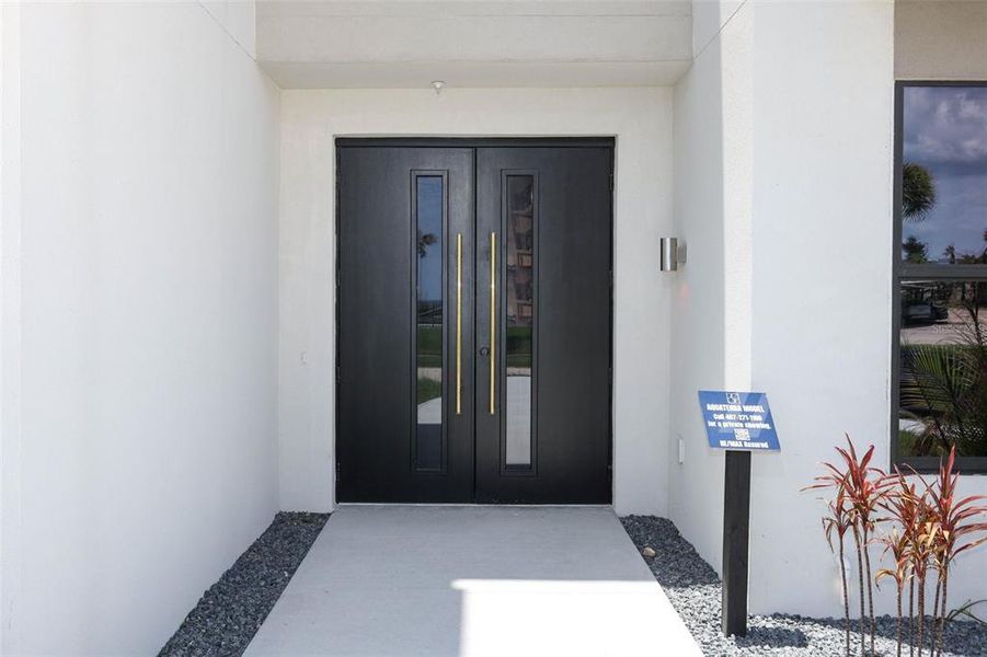 Exterior details and patio area of a home in , Ormond Beach (Image 21).