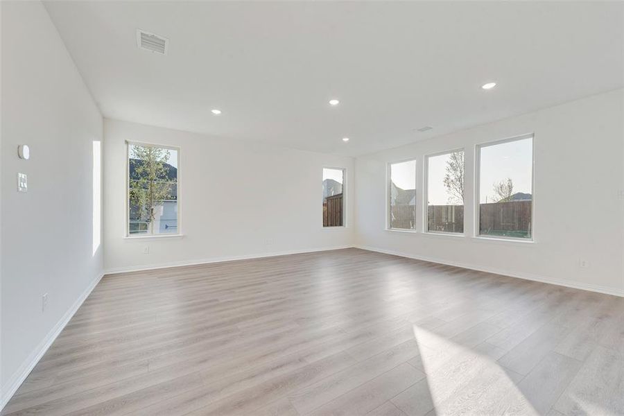 Spacious, unfurnished interior of a new home in Walden Pond, Forney (Image 24).