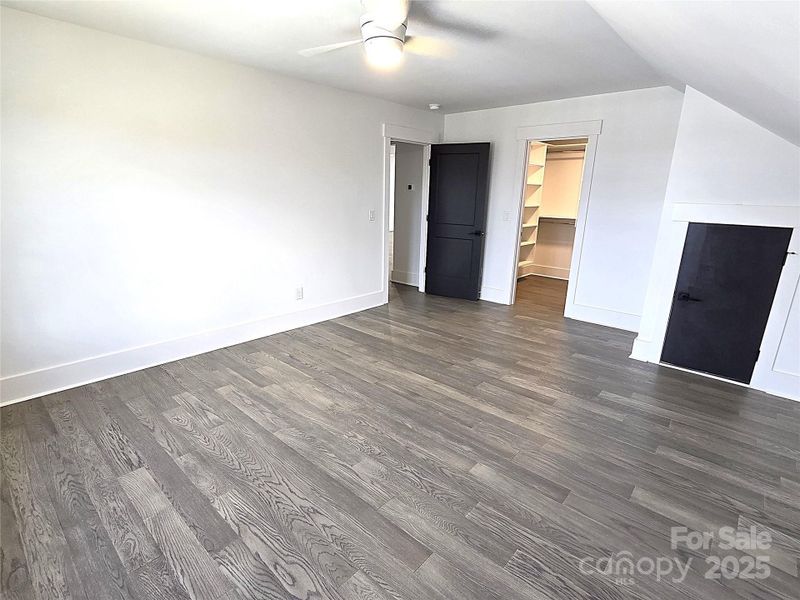 Spacious, unfurnished interior of a new home in , Hickory (Image 24).