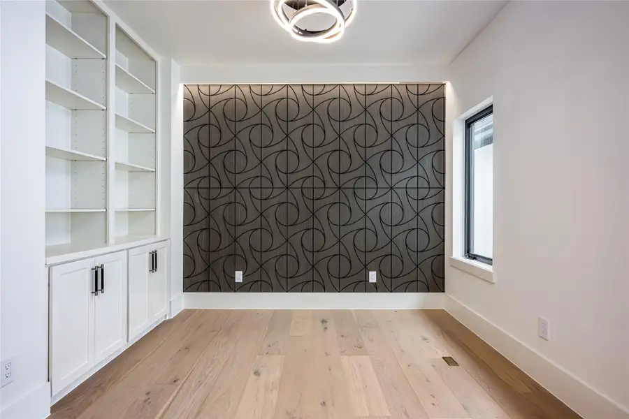 Spacious, unfurnished interior of a new home in , Stafford (Image 41).