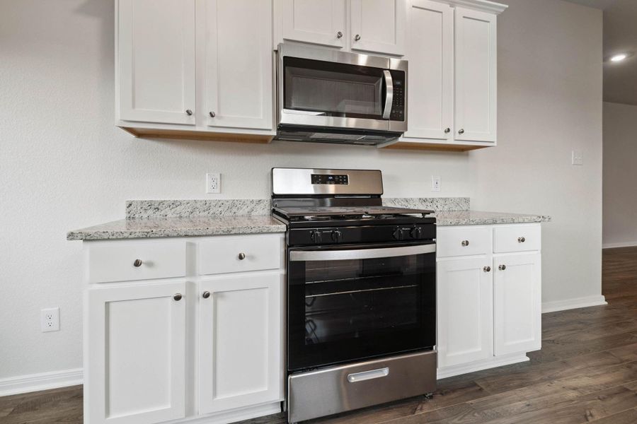 Furnished interior view inside a new home in Sweetwater Ridge, Conroe (Image 7).
