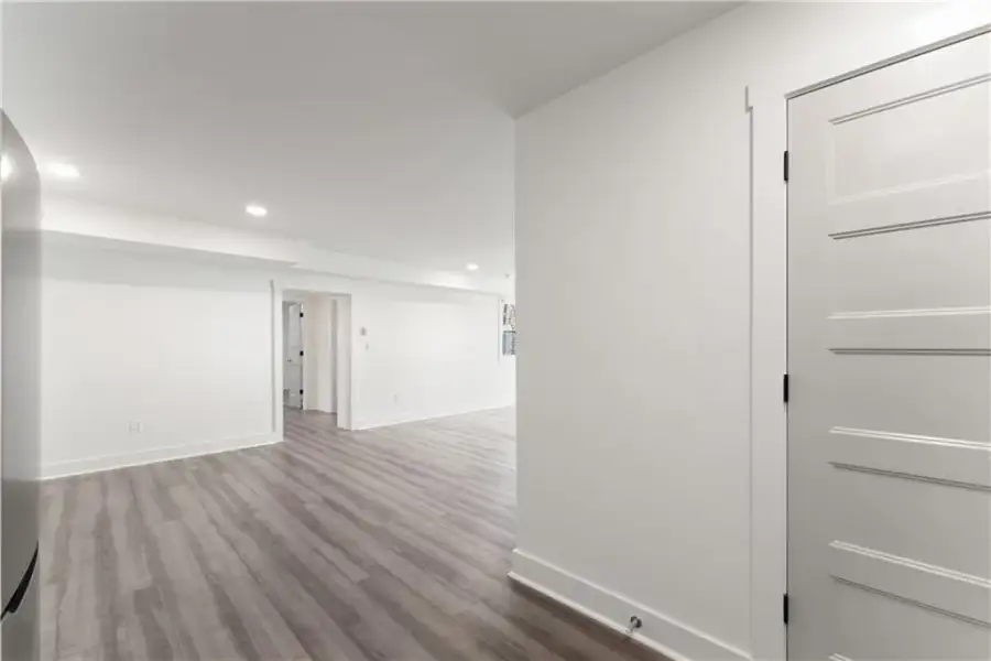 Spacious, unfurnished interior of a new home in , Gainesville (Image 43). Spacious, unfurnished interior of a new home in , Gainesville (Image 43).