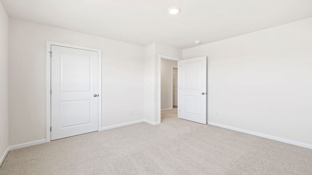 Representative unfurnished interior of a home built from the Belhaven by D.R. Horton in Palmetto Valley, Anderson (Image 29).