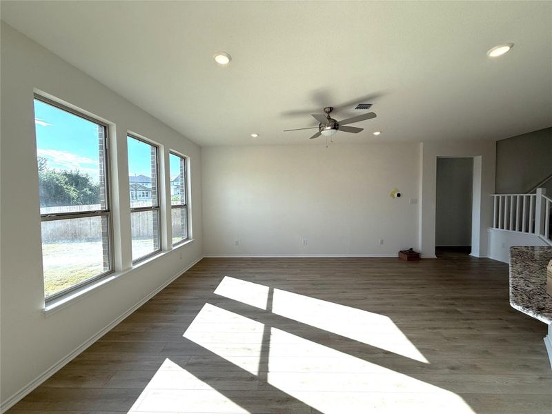 Spacious, unfurnished interior of a new home in River Bluff, Leander (Image 18).