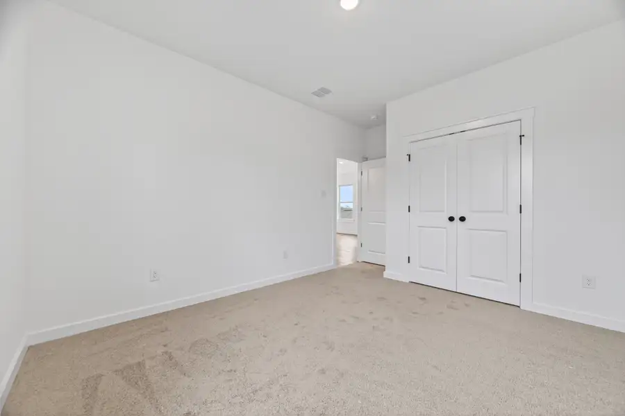 Spacious, unfurnished interior of a new home in Mostyn Springs, Magnolia (Image 36).