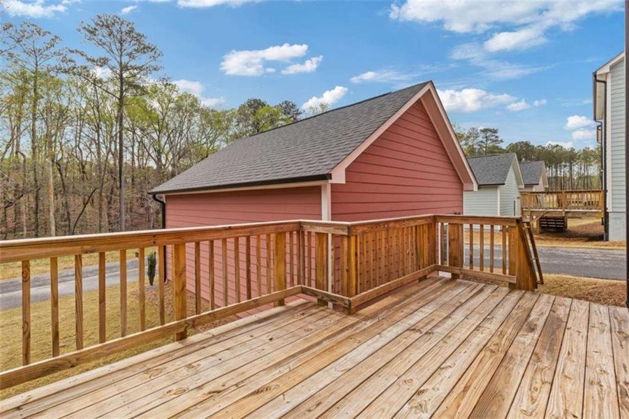 Exterior details and patio area of a home in , Athens (Image 31).