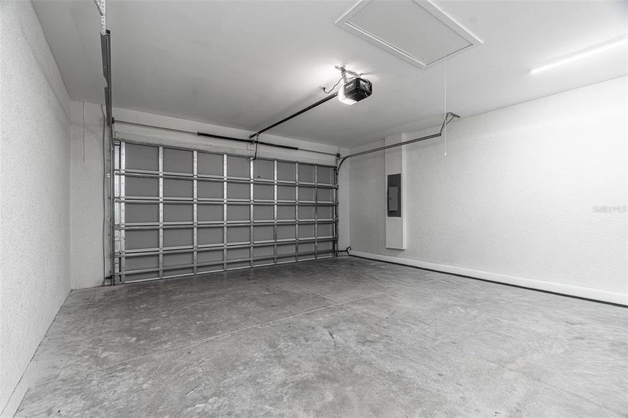 Spacious, unfurnished interior of a new home in , Placida (Image 45).