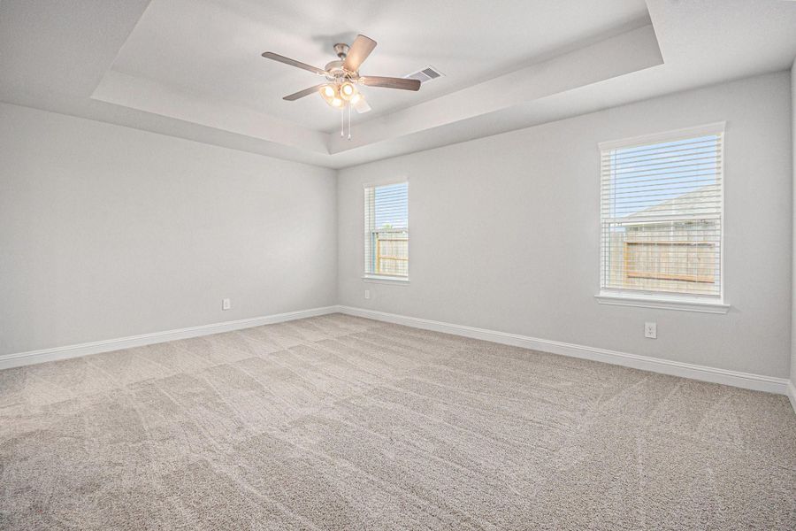 Spacious, unfurnished interior of a new home in Lago Mar, Texas City (Image 13).