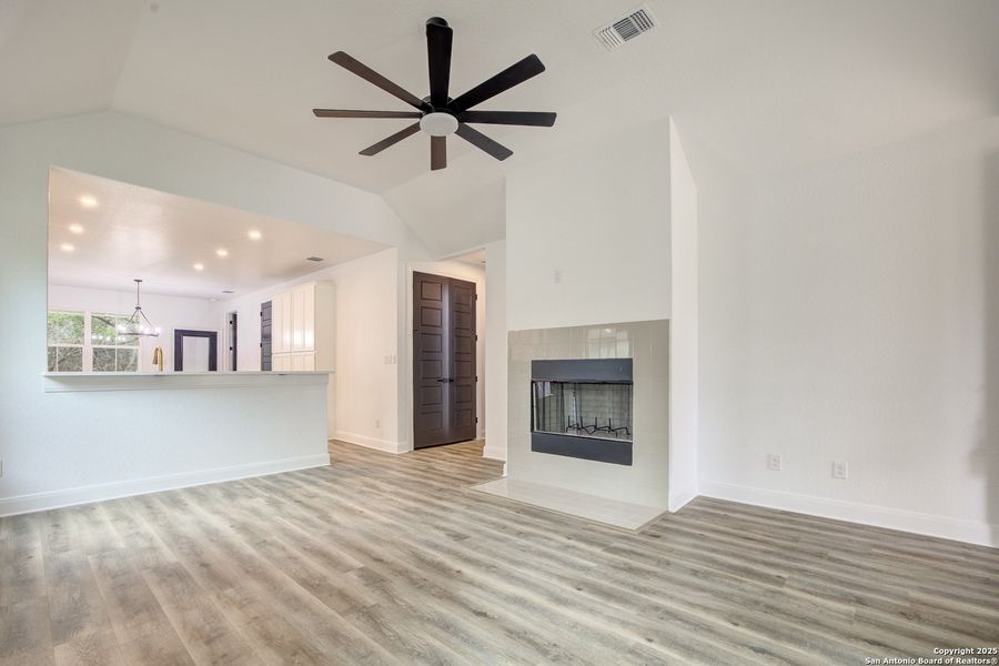 Spacious, unfurnished interior of a new home in , Wimberley (Image 23).