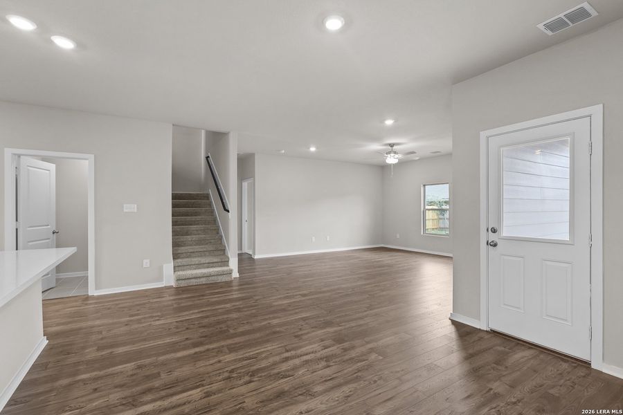 Spacious, unfurnished interior of a new home in Summerlin, San Antonio (Image 21).