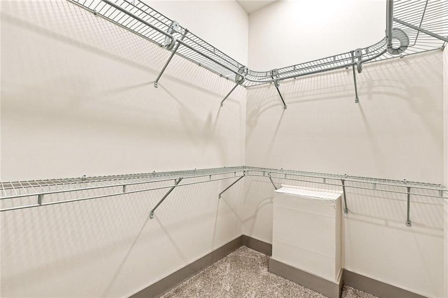 Spacious, unfurnished interior of a new home in , Resaca (Image 20).