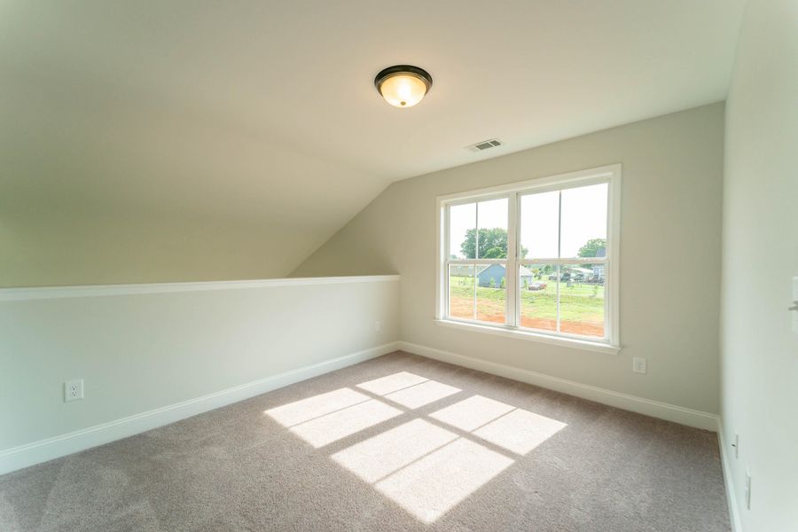 Spacious, unfurnished interior of a new home in Wildcat Chase, Summerville (Image 23).