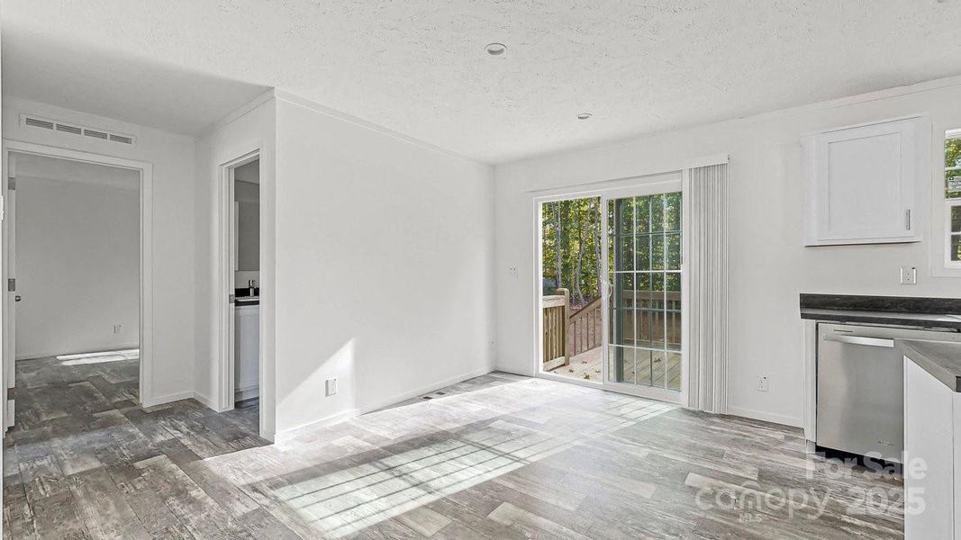 Image 19 of a home in .