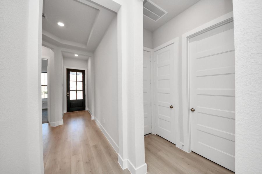 Spacious, unfurnished interior of a new home in Elyson, Katy (Image 20).