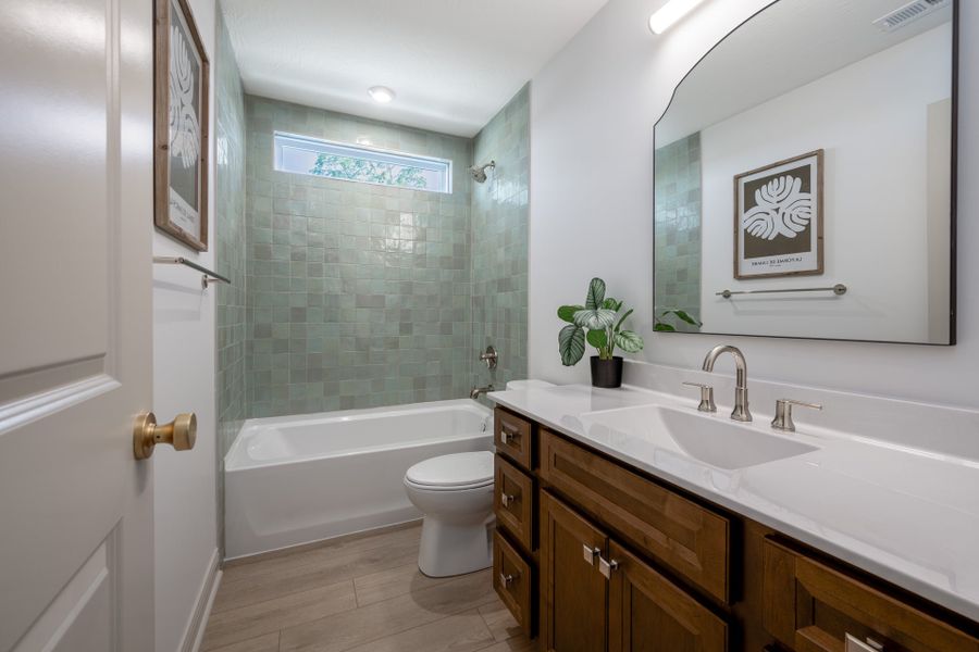 Representative furnished interior of a home built from the Avery by Fischer Homes in Twin Lakes, Hoschton (Image 41).