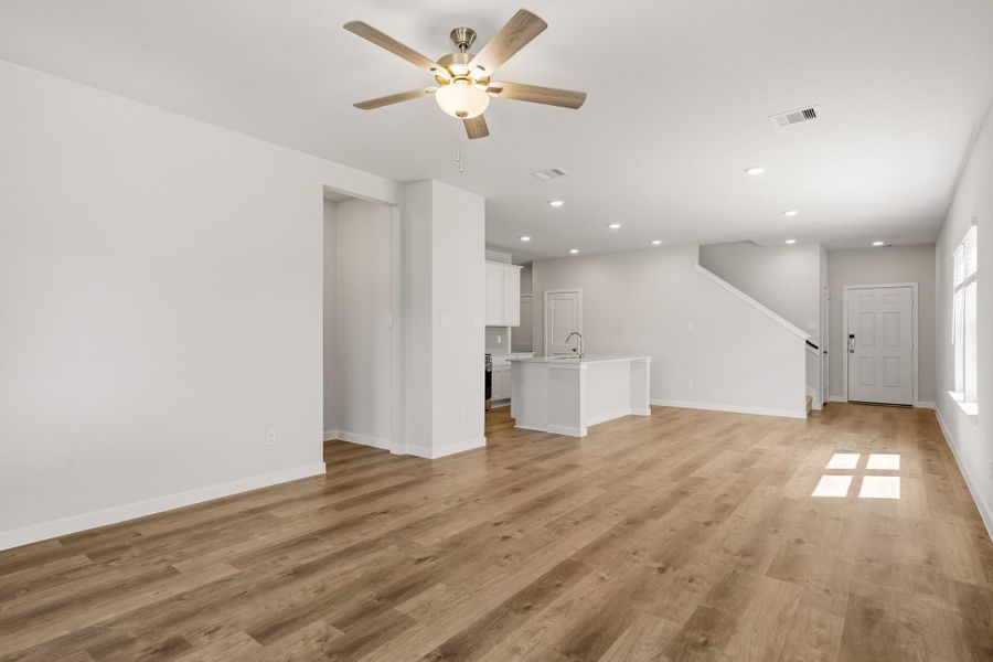 Spacious, unfurnished interior of a new home in Laurel Farms, Brookshire (Image 15).