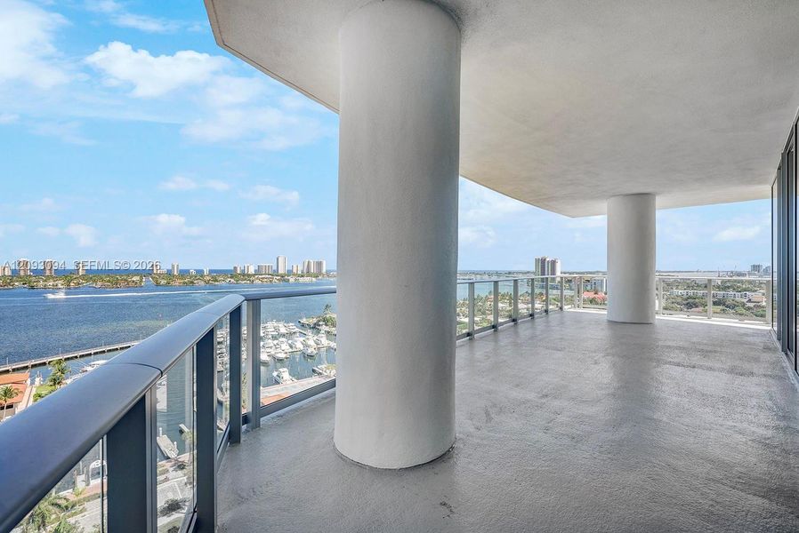 Condo located in West Palm Beach, FL showcasing its design and architecture (Image 39). Condo located in West Palm Beach, FL showcasing its design and architecture (Image 39).