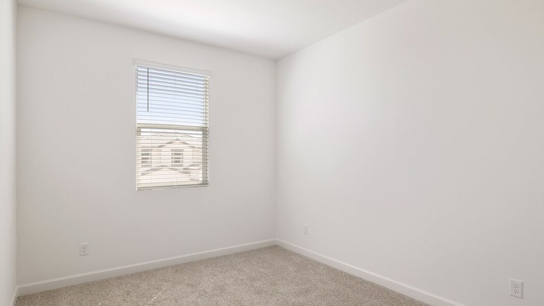 Representative unfurnished interior of a home built from the Apache by D.R. Horton in Zanjero Pass, Glendale (Image 41).
