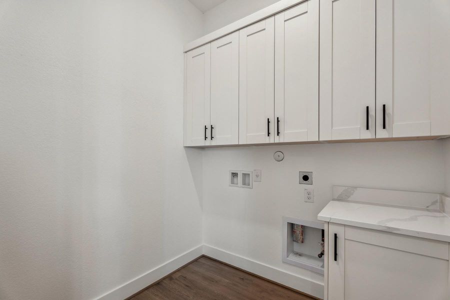 Furnished interior view inside a new home in Hallimore Ranch, Rosenberg (Image 10).