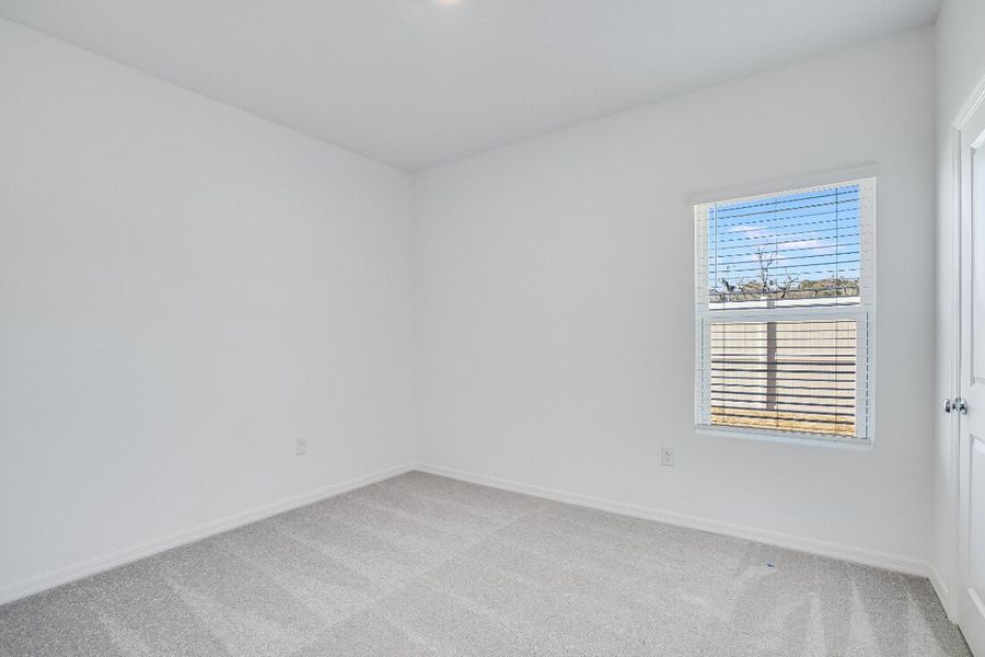 Spacious, unfurnished interior of a new home in Coopers Meadow, Jacksonville (Image 11).