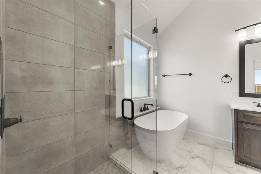 23. 2409 Belmont - Bath (4)