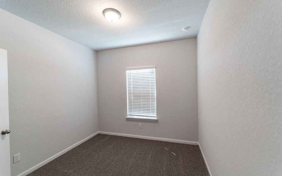 Spacious, unfurnished interior of a new home in Mesa Vista, Von Ormy (Image 13).