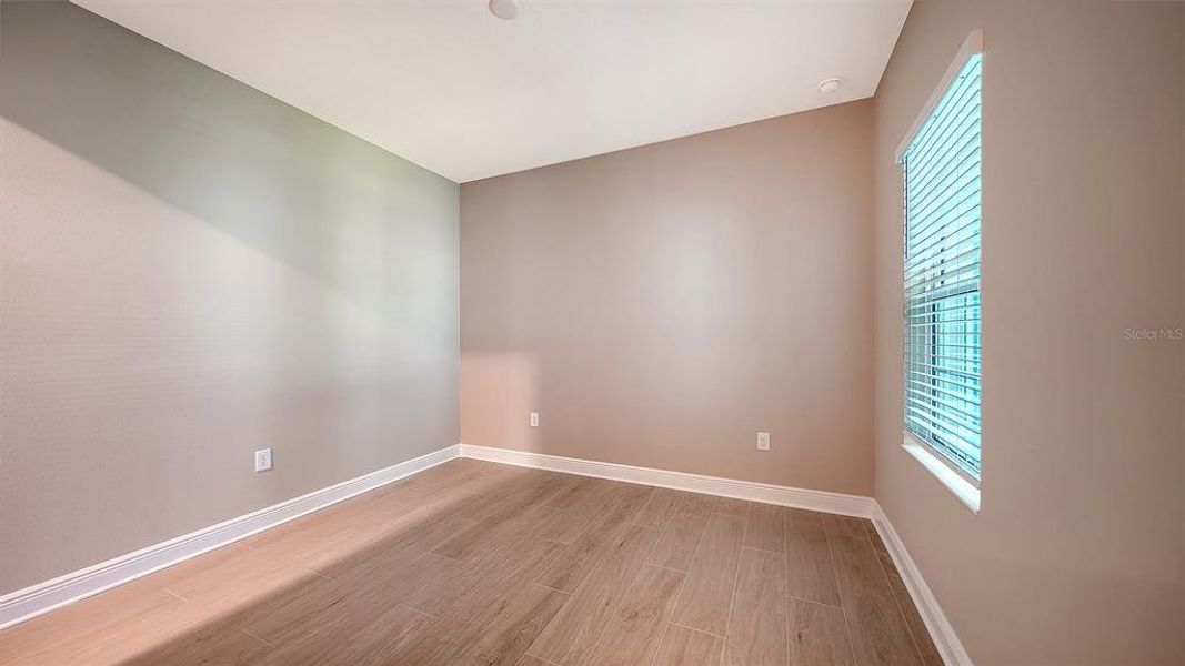 Spacious, unfurnished interior of a new home in Windward, Lakewood Ranch (Image 33).
