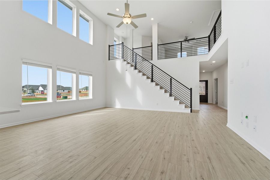 Spacious, unfurnished interior of a new home in Saddlebrook Estates, Waxahachie (Image 23). Spacious, unfurnished interior of a new home in Saddlebrook Estates, Waxahachie (Image 23).