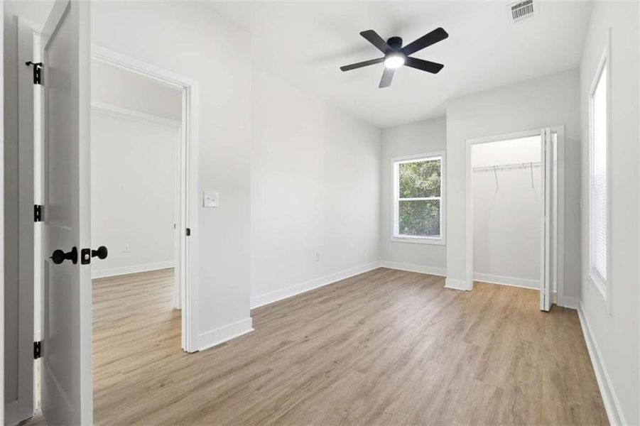 Spacious, unfurnished interior of a new home in , Athens (Image 22).