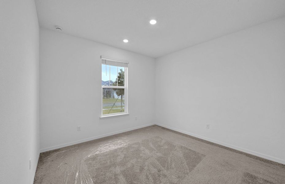 Spacious, unfurnished interior of a new home in Hyland Trail, Green Cove Springs (Image 13).