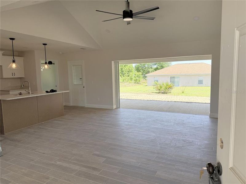 Spacious, unfurnished interior of a new home in , Ocala (Image 24).
